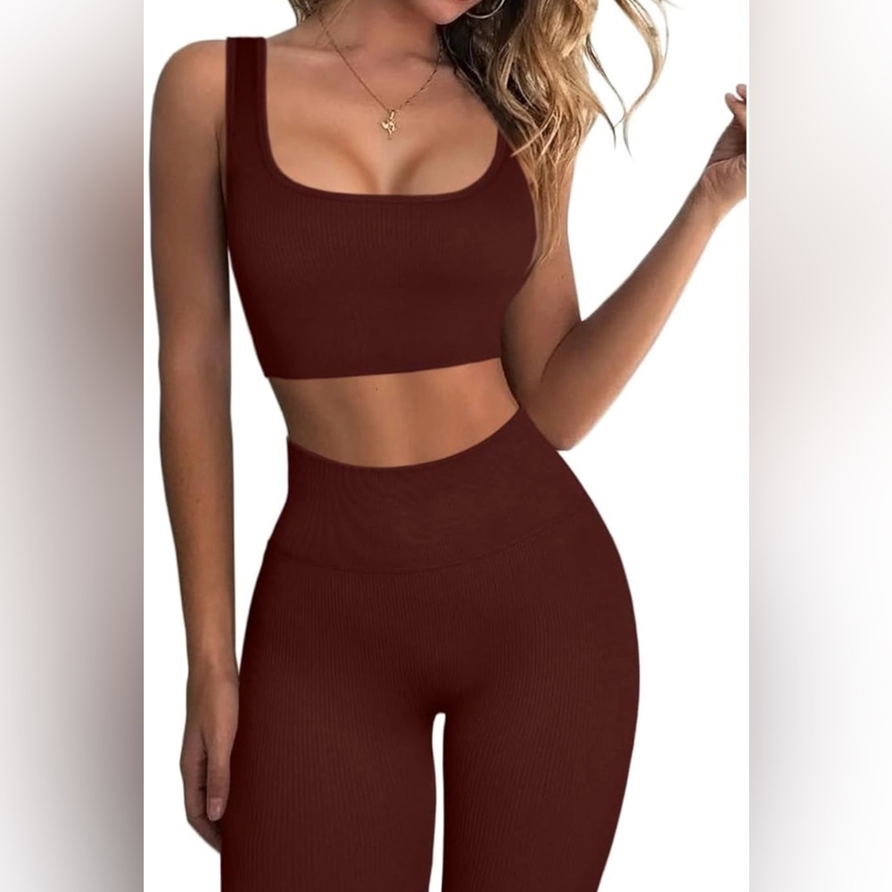 Beautiful NEW ribbed workout set